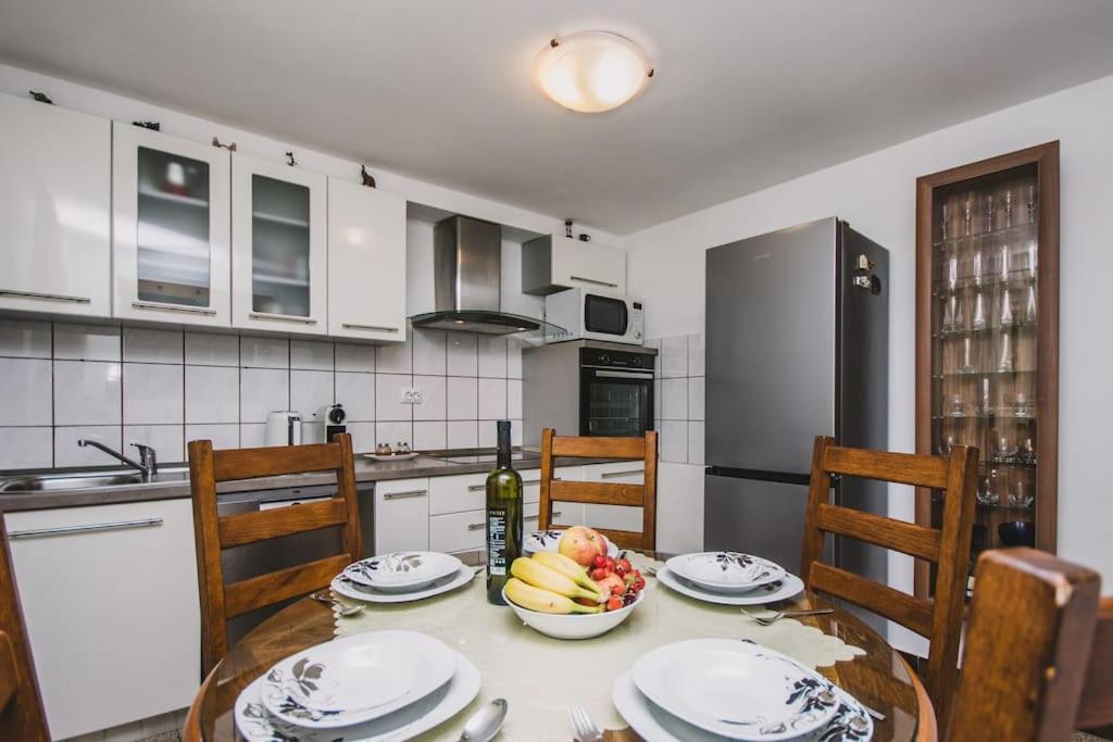 Marjan Hill 3-Br Apt,5 Guests Private Garden Near Beach Сплит Экстерьер фото