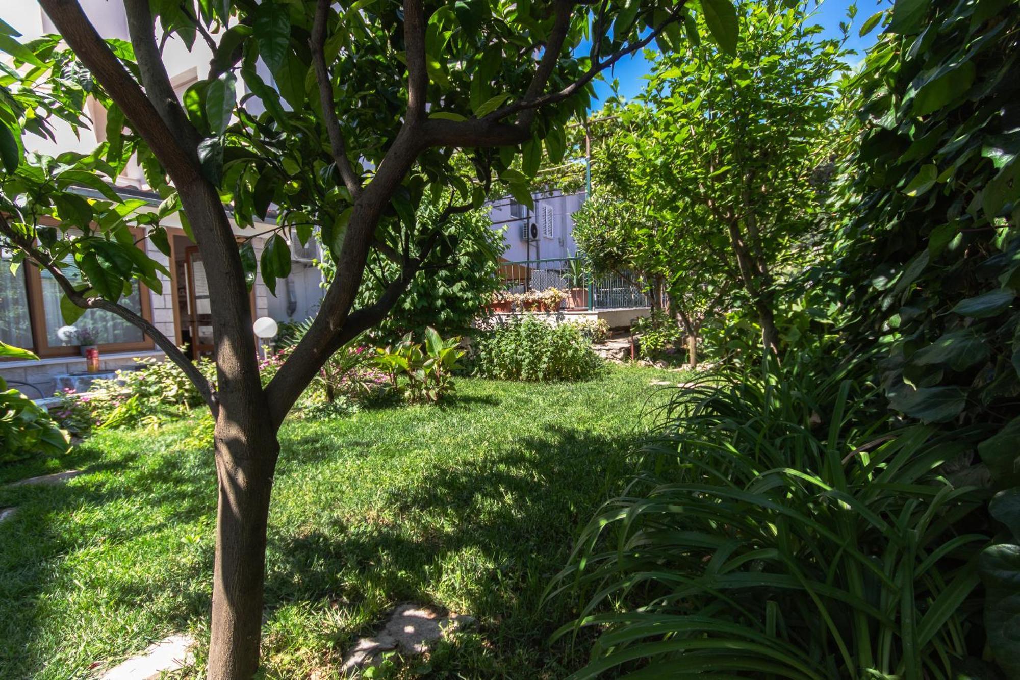 Marjan Hill 3-Br Apt,5 Guests Private Garden Near Beach Сплит Экстерьер фото